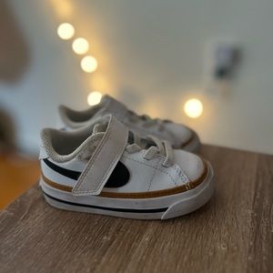 Nike court sneakers